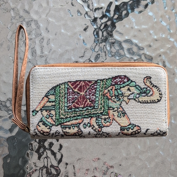 Boho Chic Elephant Embroidered Tapestry Zip Around Wallet Wristlet NEW - Picture 3 of 7
